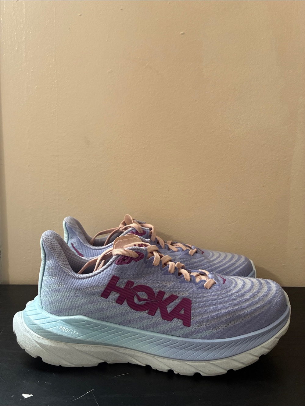 Hoka Women's Mach 5 running shoes women’s size 7